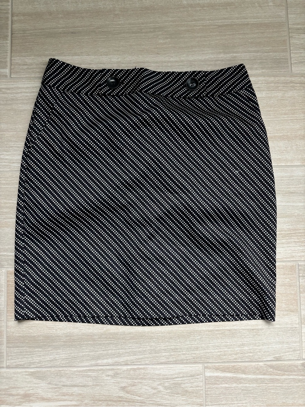 Black and White Diagonal Dot Pencil Skirt Size 6
